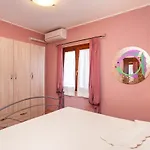 بيت للعطل Lu Maestrali 1 *